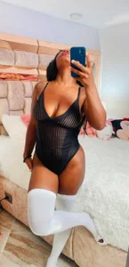 Saarahfoxx 🔥SENSUAL🔥  2টি ছবি