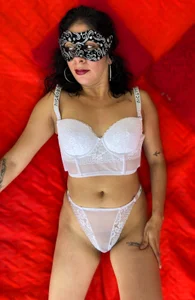 very hot and wet od sarahhernandez  4 snímek