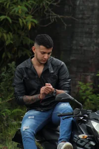 🖤🫶🏽🏍️ de nico_rivera  5 photos