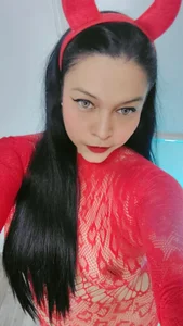 nare_celebi_ DO YOU LIKE SPICY RED? 😈😈 Hình 3