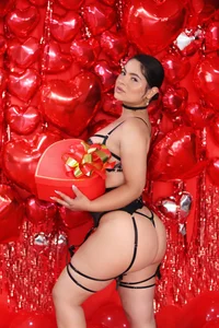 Lia_Hurley LOVE Pic 3