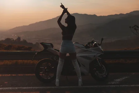 Your Biker Girl 🏍️🏍️👄💄❤ od ZaraLim  2 snímek