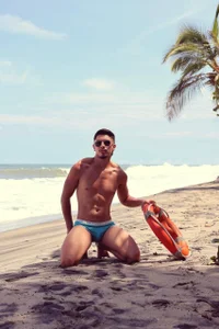 Aaronfox_x I WOULD LIKE TO FUCK ON A BEACH Pic