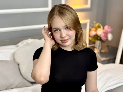 RousLines XXX nøgenfoto 1