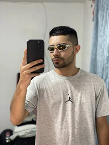 JE1999_28 kullanıcısının 🚀  ❤️ albümü -  2 fotoğraf