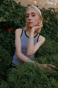 Elen__Moore just a lazy walk in the garden Bilde 4