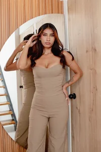 "Too much fire to play without getting burned." od anny_tayloor  5 snímek