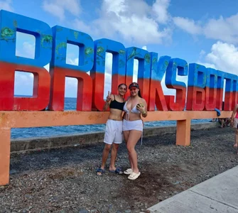 AndreaAndKarina Travel together Pic 5