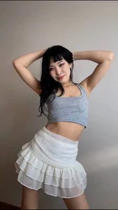 GertrudeJohnsonWhat's hiding under my skirt? Hehe 🤤图片 5