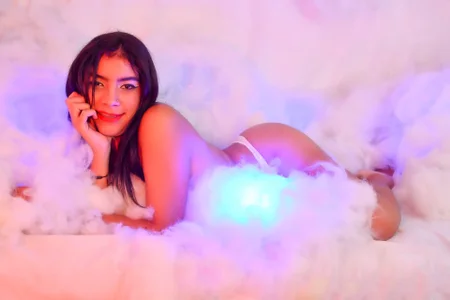 Alahia_Rodriguez sexy among the clouds Pic 4