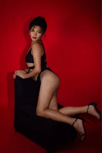transGabriela_starr Public Pic 3