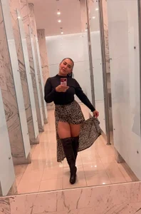 Evangeline_Taylorrの✨✨✨✨✨の 2枚の写真