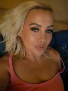 KandyHellenx This is how I look happy. Pic