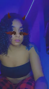 PrettyAri69 Public Billede