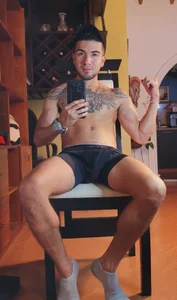 taylor_cruz: Public ( 9 фото)