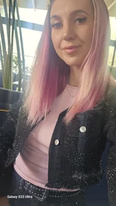 Annemanifiquee Public Pic 3