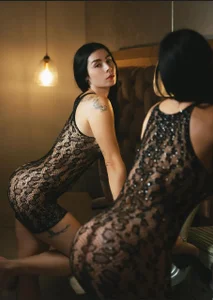 nathassa_grant_ Lady in black Pic 5