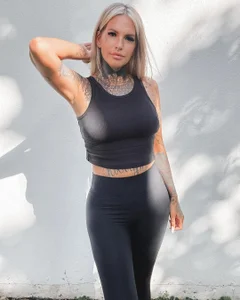 AileenInkOfficialのPublicの 3枚の写真