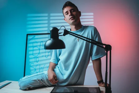 torvyHot Public Pic 3