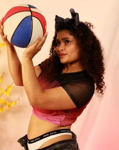 Izzy_lux Come and help me score a basket. Billede 5