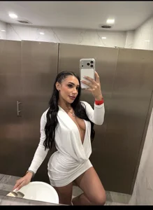 AlishaBluee's XXX Nude Photo 4