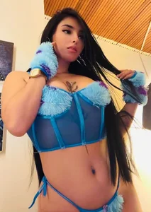 Queen_aanal 💎🩵 Immagine  2
