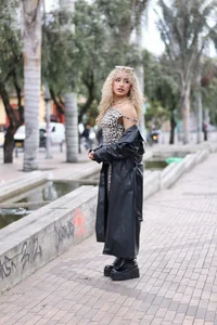 sensual_fer: Walking through your heart 😏🥵 ( 2 фото)