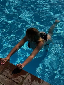 sophiaawhite Public รูป  3
