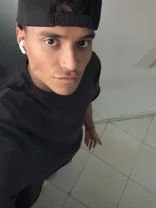 DeividBigCock23 Chilling Pic