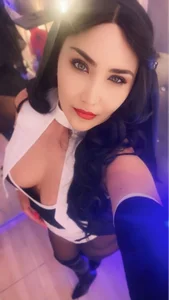 Evangeline_Taylorr Forbidden... but irresistible👠🔥💋 Pic