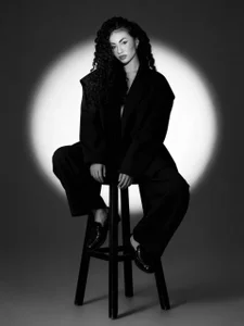 Charlotteblair the color black is my favorite 🖤 Immagine 