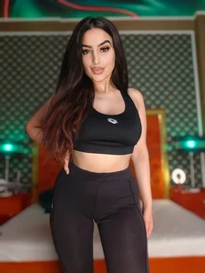 VallerieJones Gym outfit vibes Immagine  3