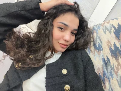BrendaBennett Too good a mood to hide 😏 - {count, plural, one {תמונה אחת} two {שתי תמונות} many {# תמונות} other {# תמונות}}