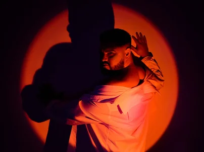 MichaelBear_ UNDER THE LIGHTS🔥✨ Pic 5