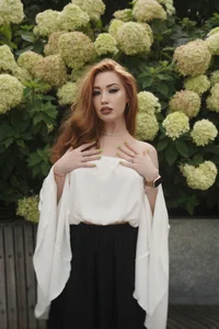 TinaBrook I dazzle the city with my beauty Pic 5