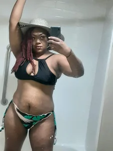 StallionMilf Just a regular ol country hood girl Pic 8
