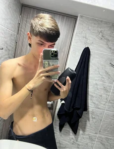 Lucho-Cole sexy boy :devil: টি ছবি