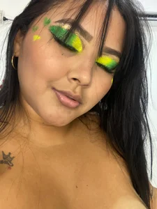 sashaoficial_ Pretty face Pic 4