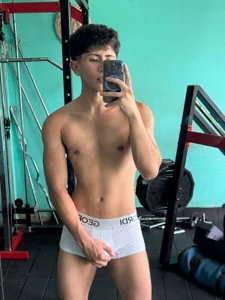 appreciate my beautiful body 😎💪😏 de AndyJustgame_  9 Imagens