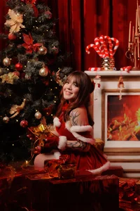 🎅💖 I’m your favorite gift… Will you put me under the tree? 🎁✨ de Fluffy_Bubble21  4 photos