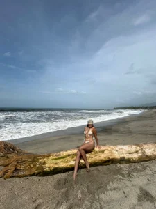 GraceWallace_ Beach 🏝️ 사진 2