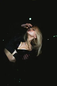 essyle Night in the car Pic 2