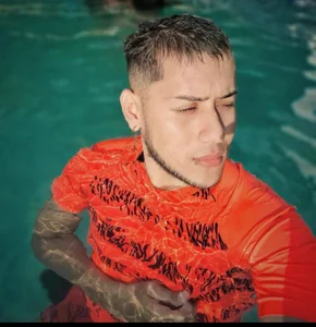 Hot_Latinoboy_ Public 사진