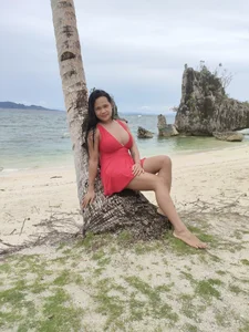 Ara_Cumms craving Pic 2