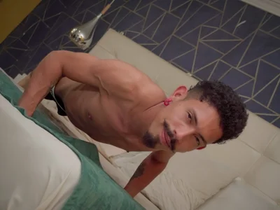 Zdjęcia NoaahTylor sensual boy:  4