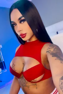 tinaqueen_noa What do you think of red?❤️ Pic 3