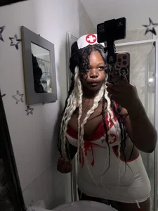 Nyla_xox ready for your checkup? 🩺🫀 Foto 6