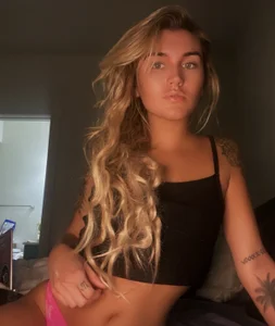 thebeachyblonde Public Pic