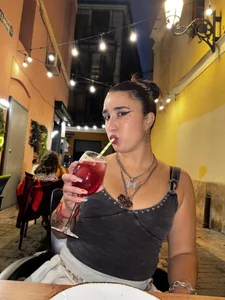 SelenaRamirez Public зображення 5