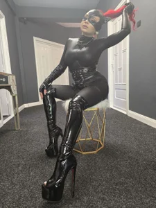 Emmelyn Fully Black Pic 5